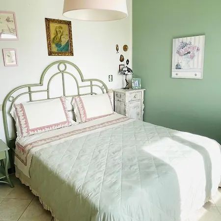 Lägenhet Three-room With Penthouse In Cecina