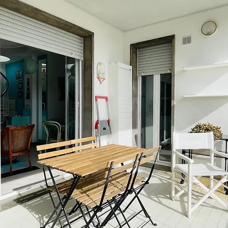Three-room With Penthouse In Cecina Lägenhet *